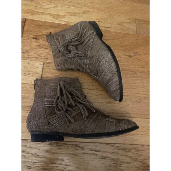 Free People womens tan/sand Decade suede distressed fringe ankle booties sz 40/9 - Picture 4 of 10